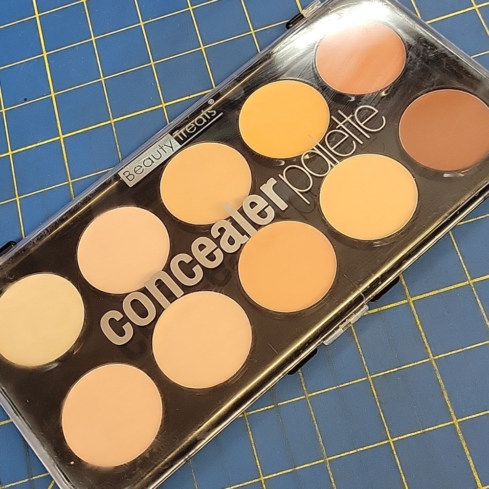 Beauty Treats - Contour Palette - Multi-Color New Sealed